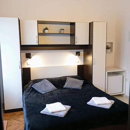 Rooms Helena Krk Town Eksteriør bilde