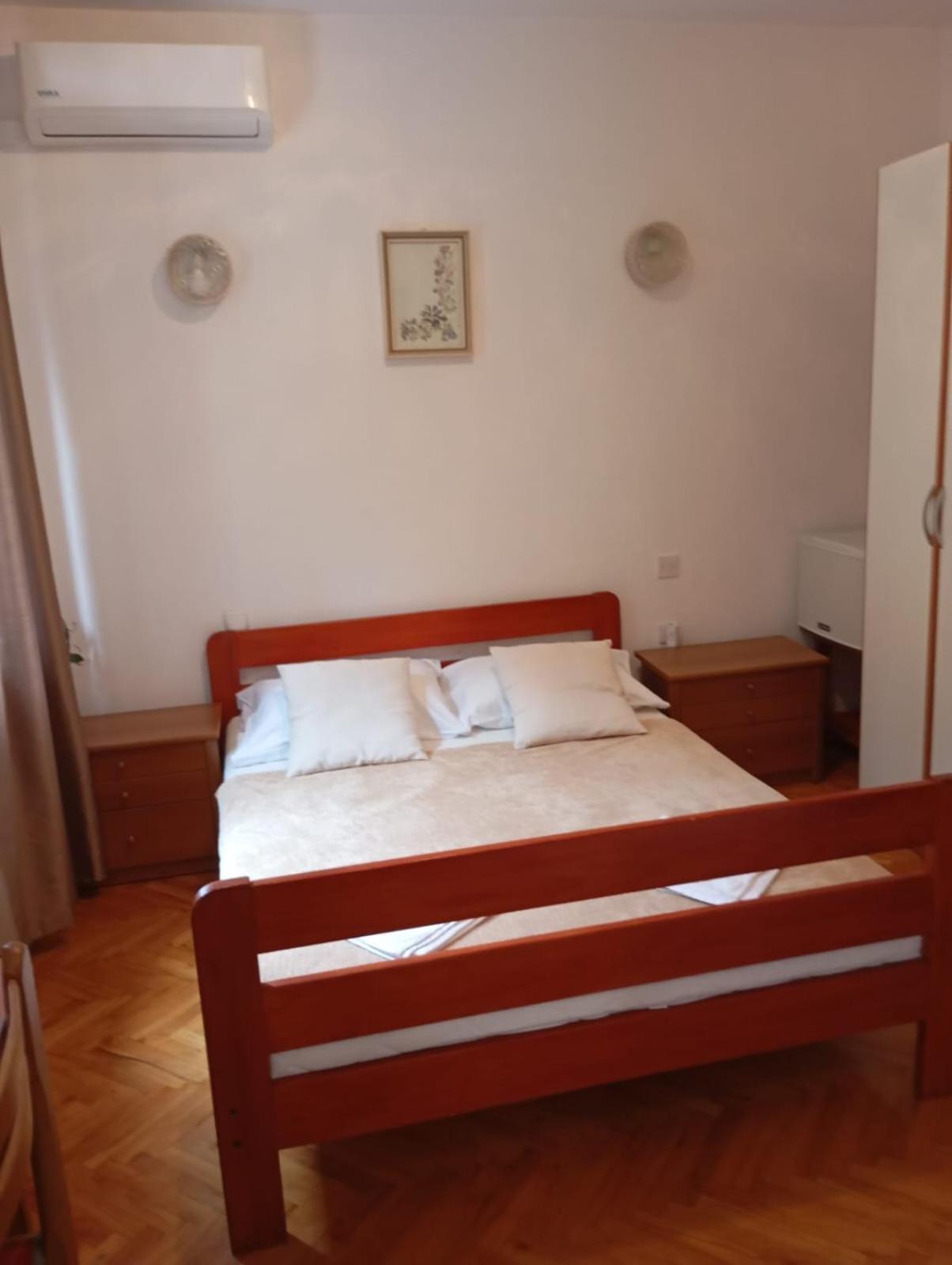 Rooms Helena Krk Town Eksteriør bilde