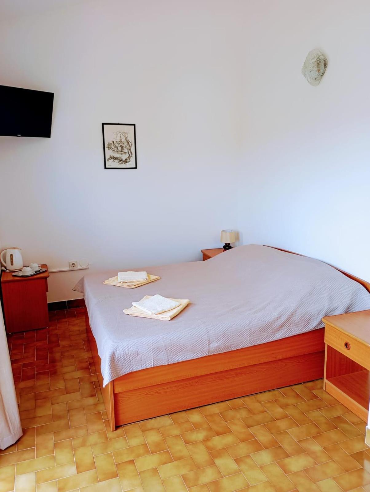 Rooms Helena Krk Town Eksteriør bilde