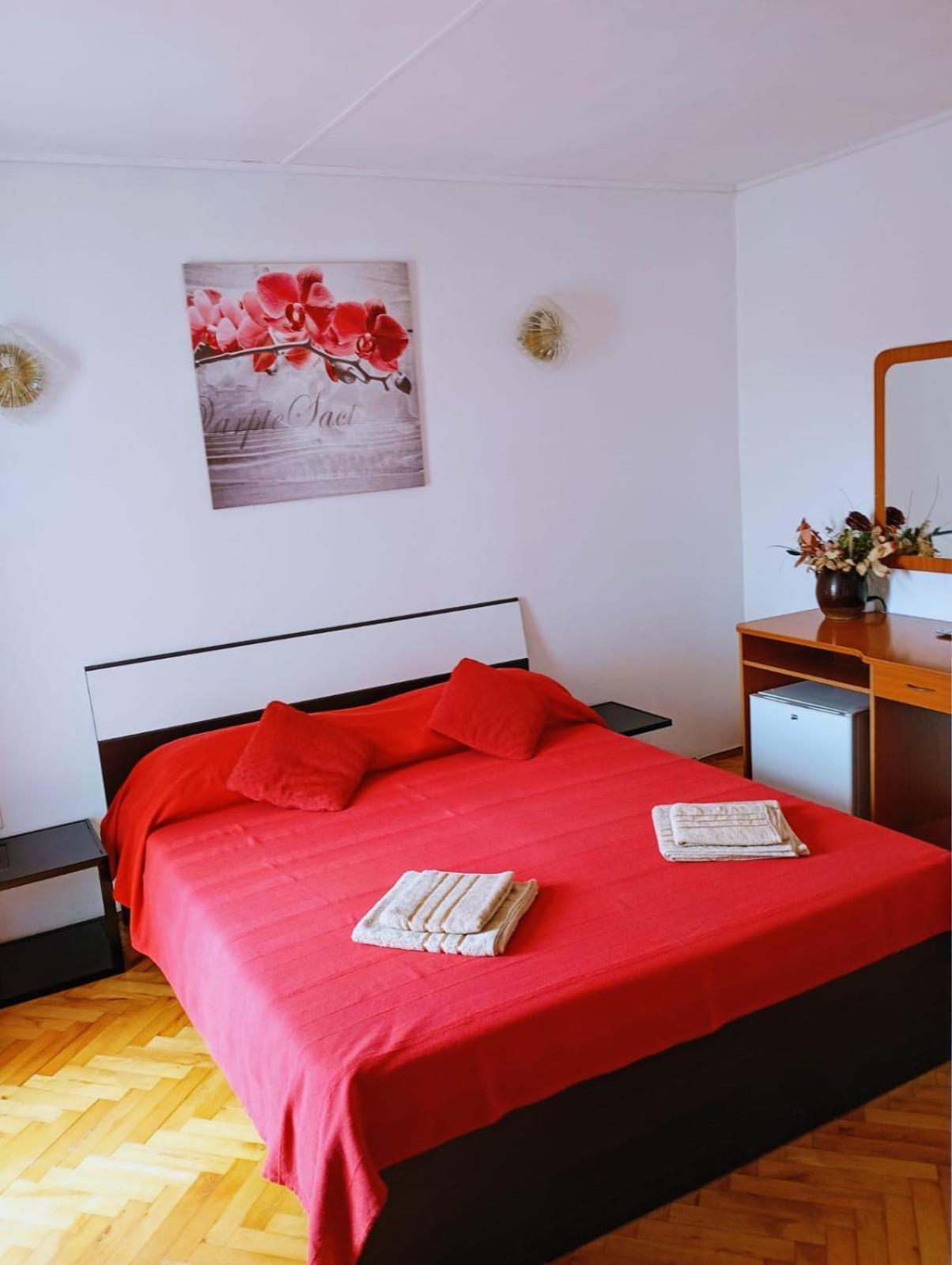 Rooms Helena Krk Town Eksteriør bilde