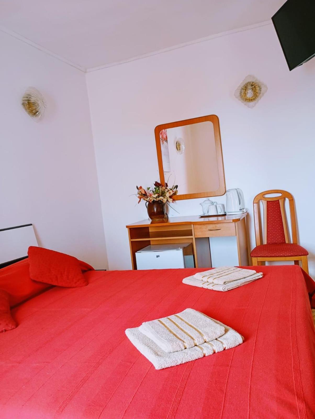 Rooms Helena Krk Town Eksteriør bilde
