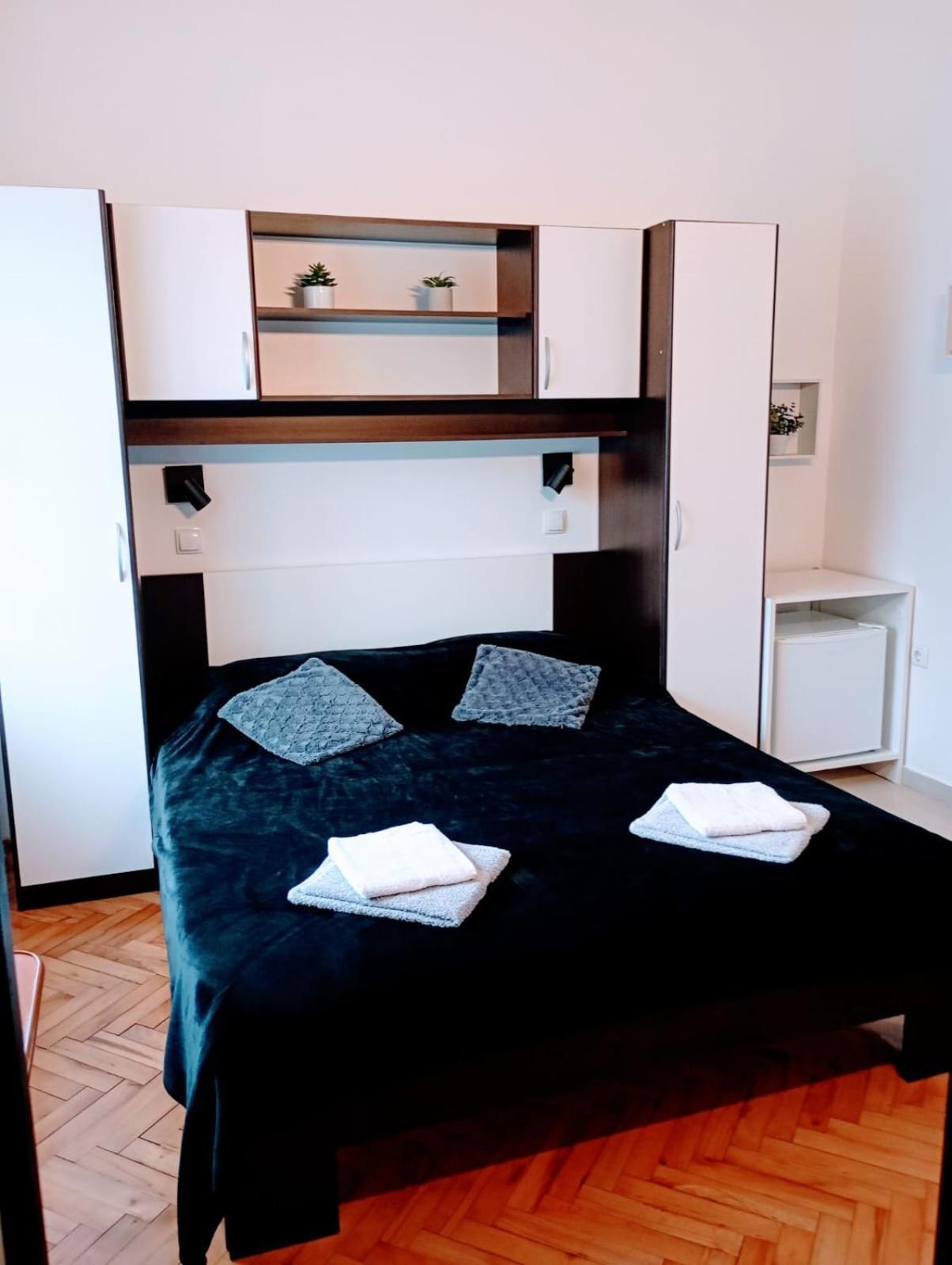 Rooms Helena Krk Town Eksteriør bilde